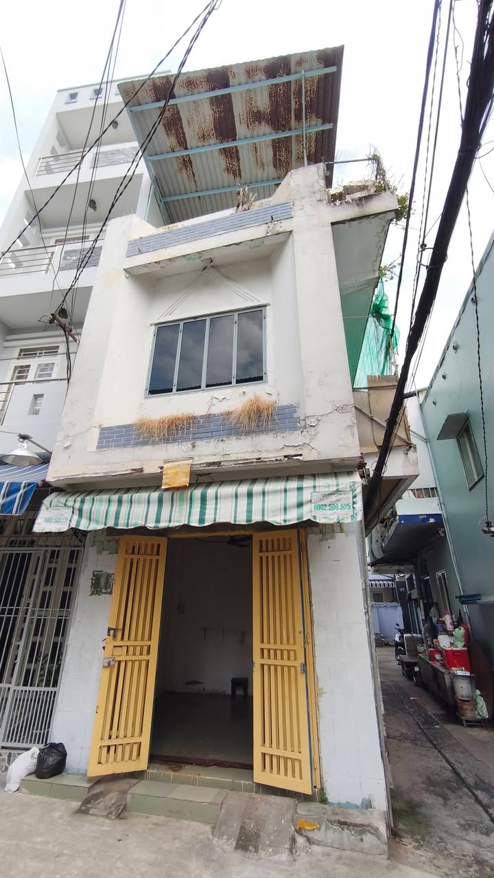 Nhà Hậu Giang Quận 6 38m² giá 4.98 tỷ - Căn góc hẻm 5m, tiện nghi đầy đủ!