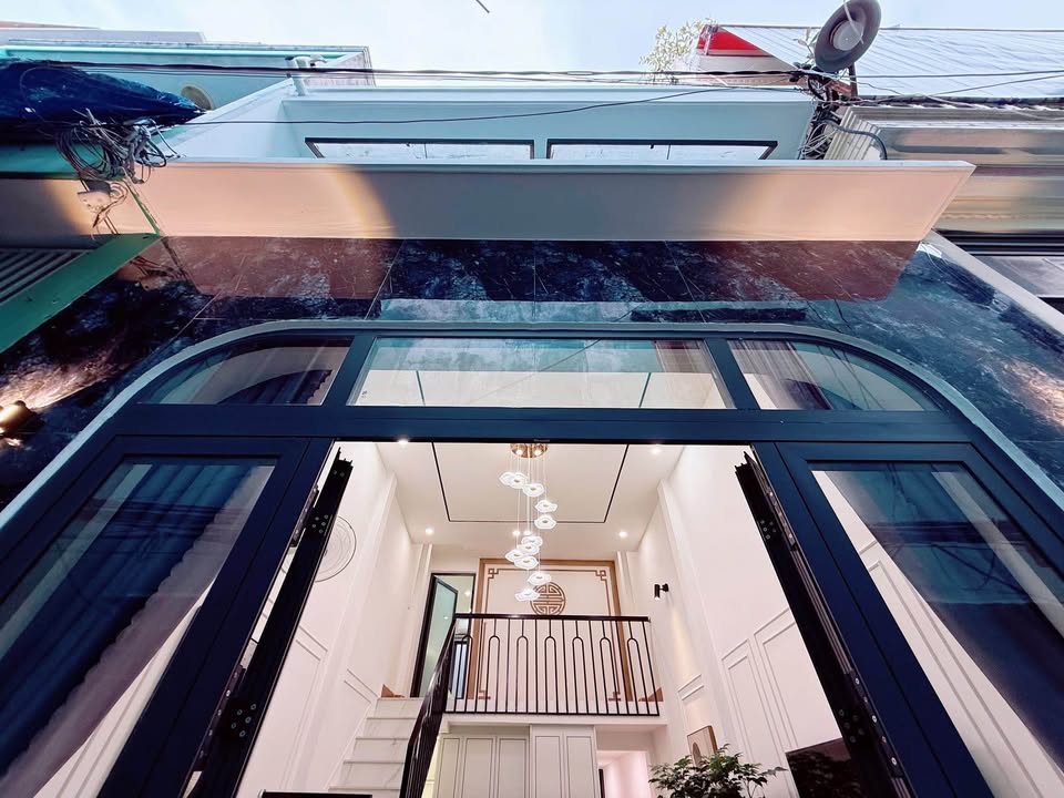 Nhà mê lửng K356 Hoàng Diệu 40m² giá 3.5 tỷ - Full nội thất mới 100%!