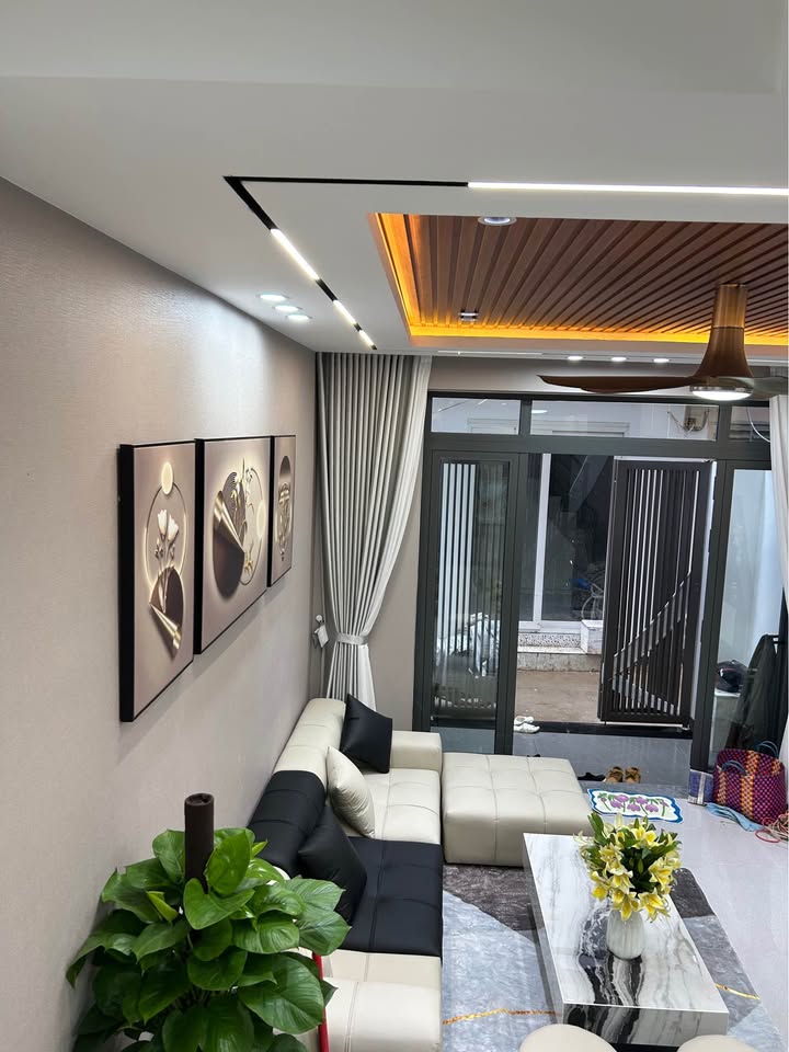 Nhà 3 tầng Đà Nẵng 60m² giá 5.85 tỷ - Full nội thất, gần biển!