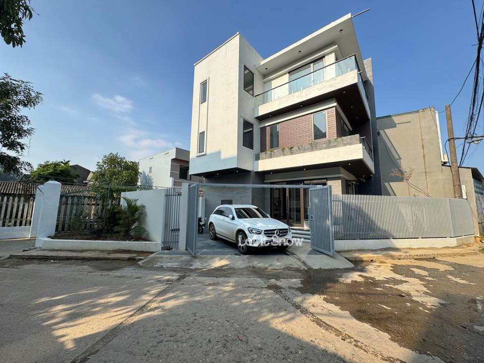 Nhà 3 tầng 2 mặt tiền phường Gia Sàng 150m² giá 5.95 tỷ - Thiết kế hiện đại, sẵn sàng ở ngay!