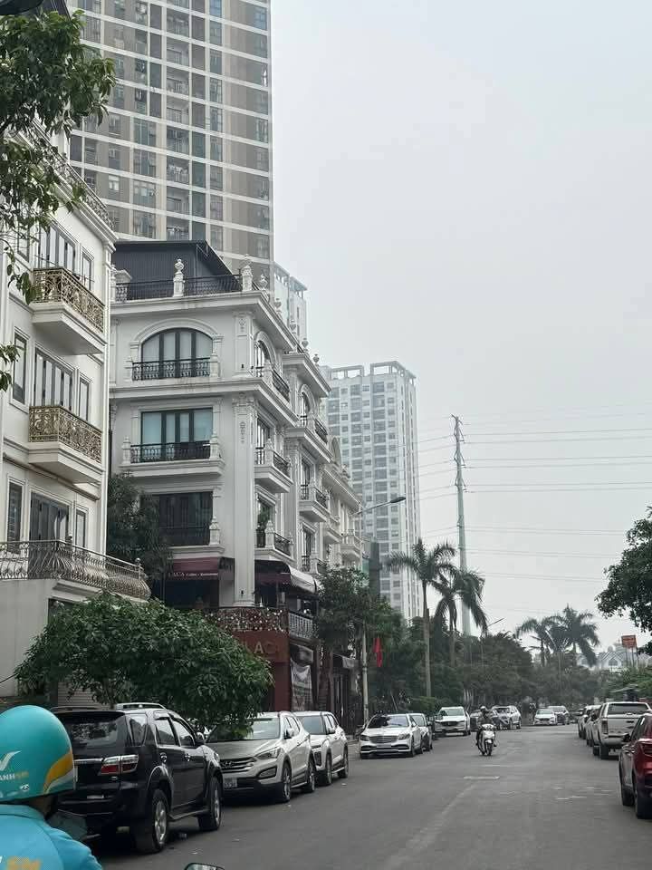 Townhouse Khu Đô Thị Văn Khê 132m² giá 32 tỷ - Đầu tư sinh lời tuyệt vời!