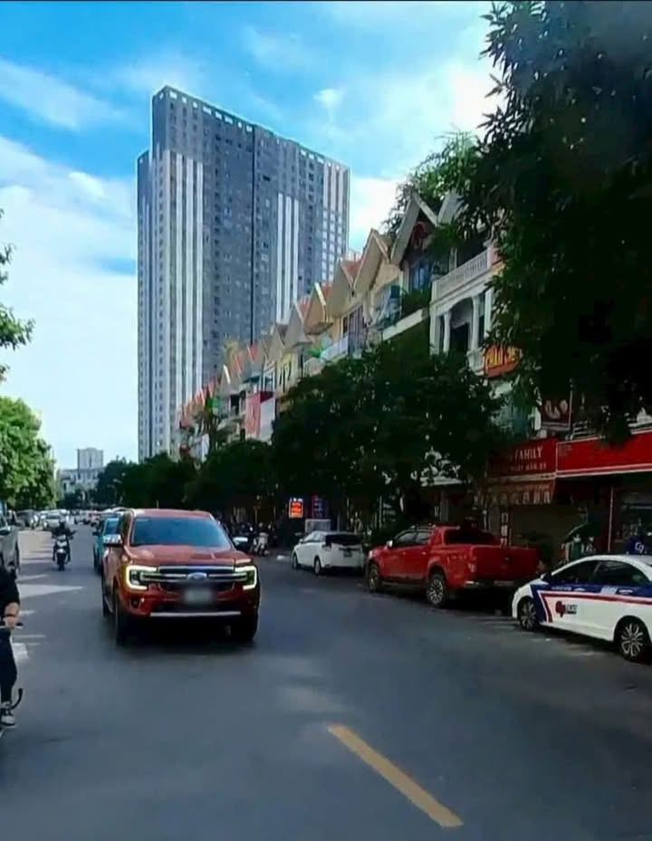 Đất phân lô ô tô tránh Xuân La, Tây Hồ 100m² giá 20 tỷ - Đầu tư sinh lời ngay!