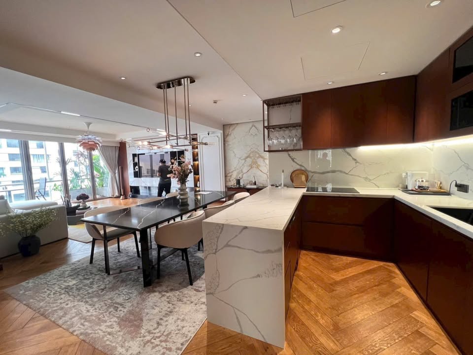 Penthouse Garden Plaza 1 Tân Phong 148m² giá 20.9 tỷ - Không gian sống đẳng cấp!