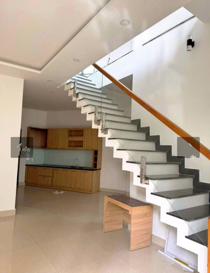 Nhà 2 tầng đường Tô Hiệu, Liên Chiểu, Đà Nẵng 90m² giá 3.25 tỷ - Gần bến xe, tiện nghi đầy đủ!