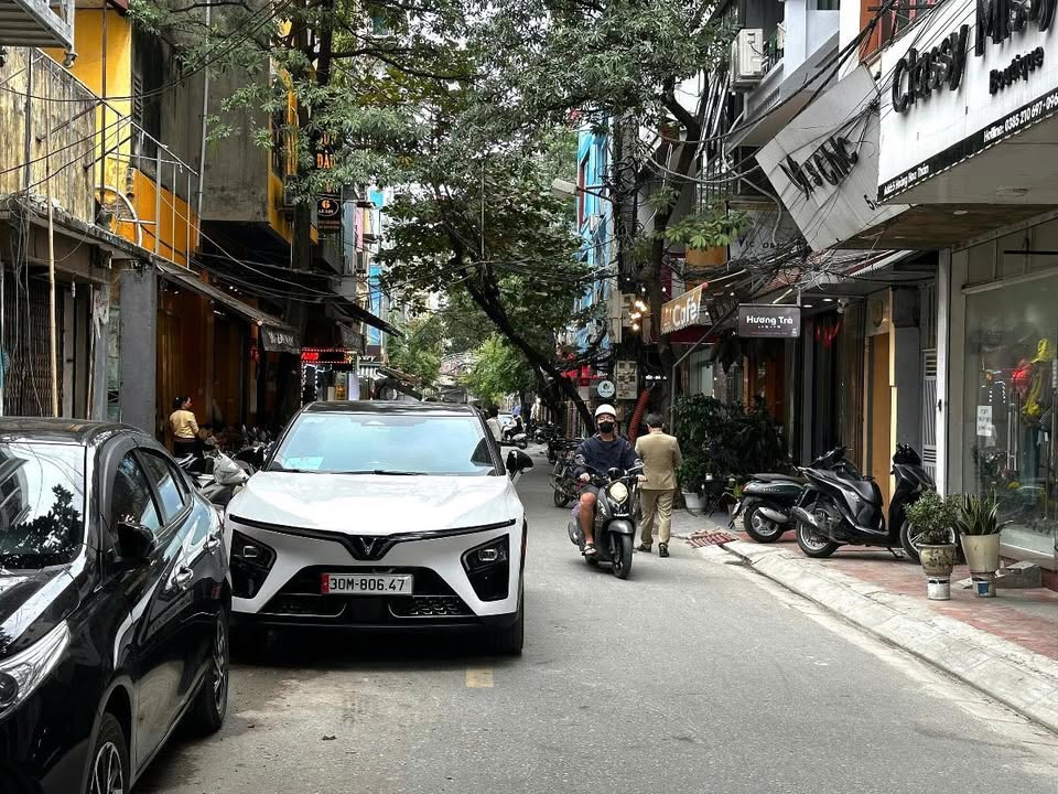 FrontHouse Hoàng Hoa Thám Hà Đông 77m² giá 30 tỷ - KD sầm uất ngay!