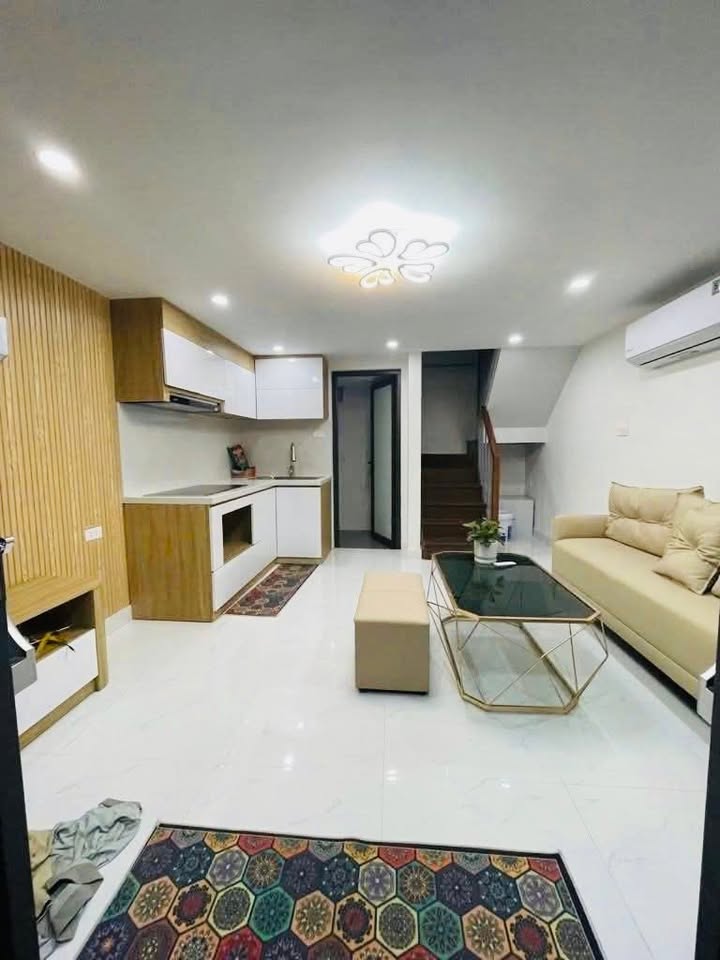 Nhà phố Thụy Khuê 40m² 5 tầng giá 8 tỷ - Thiết kế hiện đại, sẵn sàng vào ở!