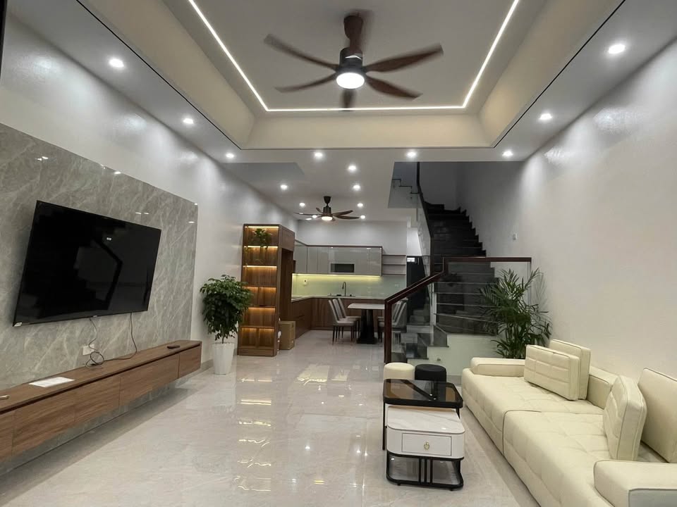 Nhà mặt tiền kinh doanh 3 tầng tại Nam Bình, Ninh Bình 77m² - Đầy đủ nội thất, sẵn sàng vào ở!