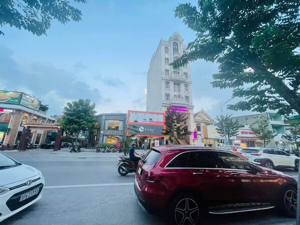 Nhà cho thuê kinh doanh tại đường Nguyễn Văn Cừ, TP Vinh - Giá chỉ 18 triệu/tháng!