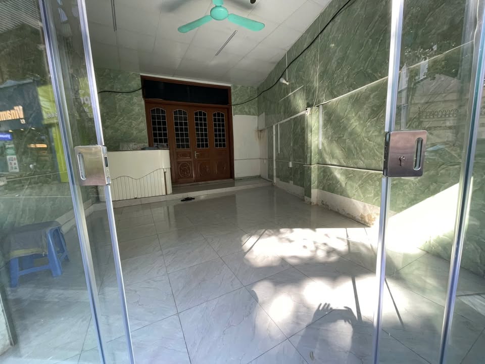 Cửa hàng cho thuê tại Dương Quảng Hàm, Cầu Giấy 25m² - Giá chỉ 8 triệu/tháng!