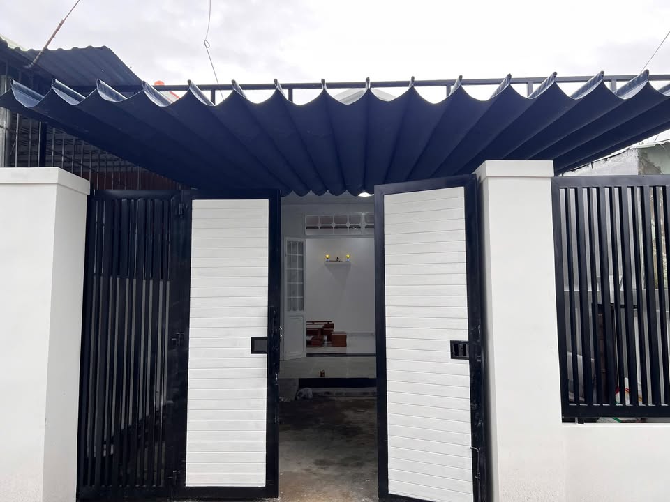 Nhà cấp 4 Hòa Xuân Đà Nẵng 108m² giá 2 tỷ - Sạch đẹp, sẵn vào ở!