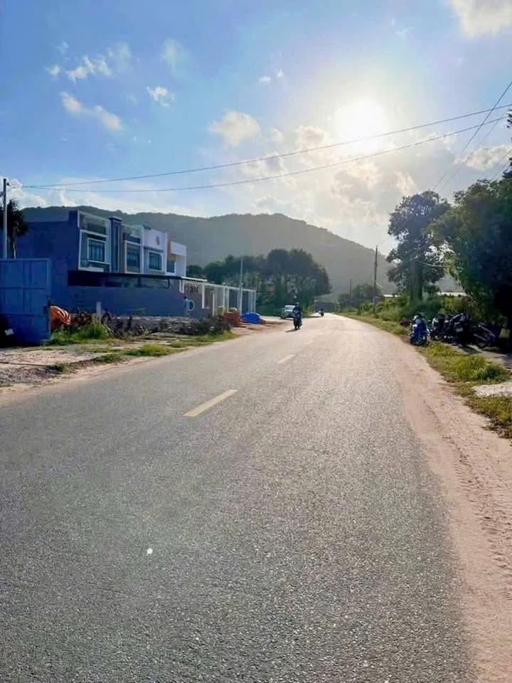 Đất nền thương mại dịch vụ xã Long Hải, Bà Rịa - Vũng Tàu 200m² giá 1.59 tỷ - Cơ hội đầu tư hấp dẫn!