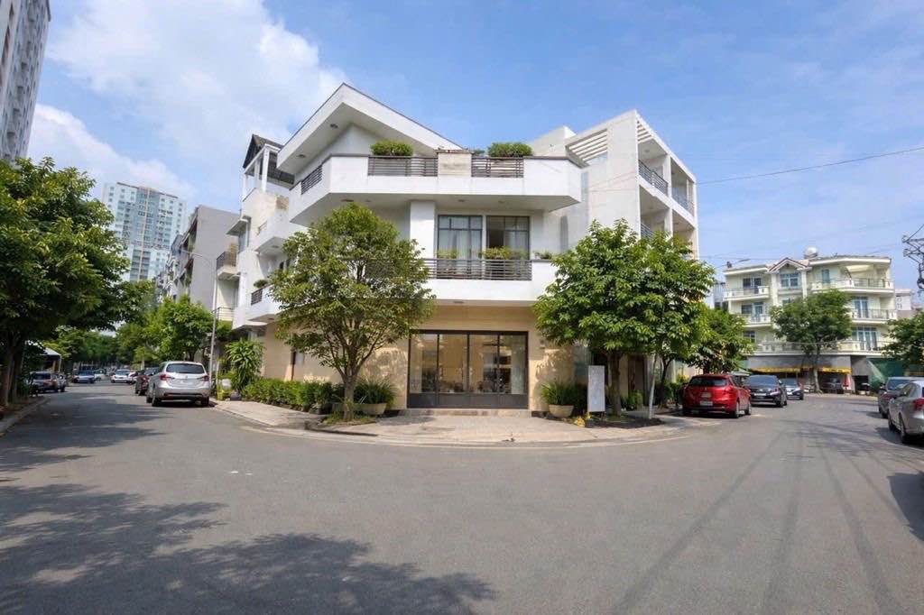 Căn góc kinh doanh Phú Mỹ Hưng 95m² giá 17.5 tỷ - Đầu tư sinh lời ngay!