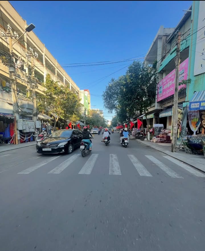 Nhà mặt tiền Hai Bà Trưng, Quy Nhơn 110m² giá 15 tỷ - Đầu tư sinh lời ngay lập tức!