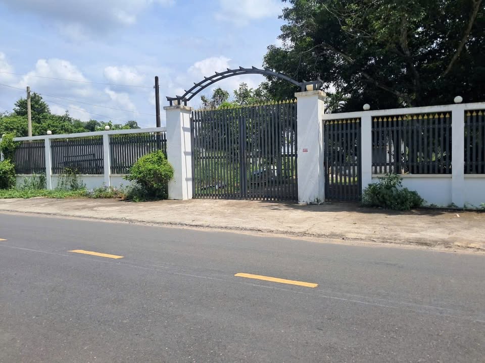 Đất vườn Bàu Lách, Củ Chi 2100m² giá 9 tỷ - Pháp lý rõ ràng, tiện lợi cho đầu tư!