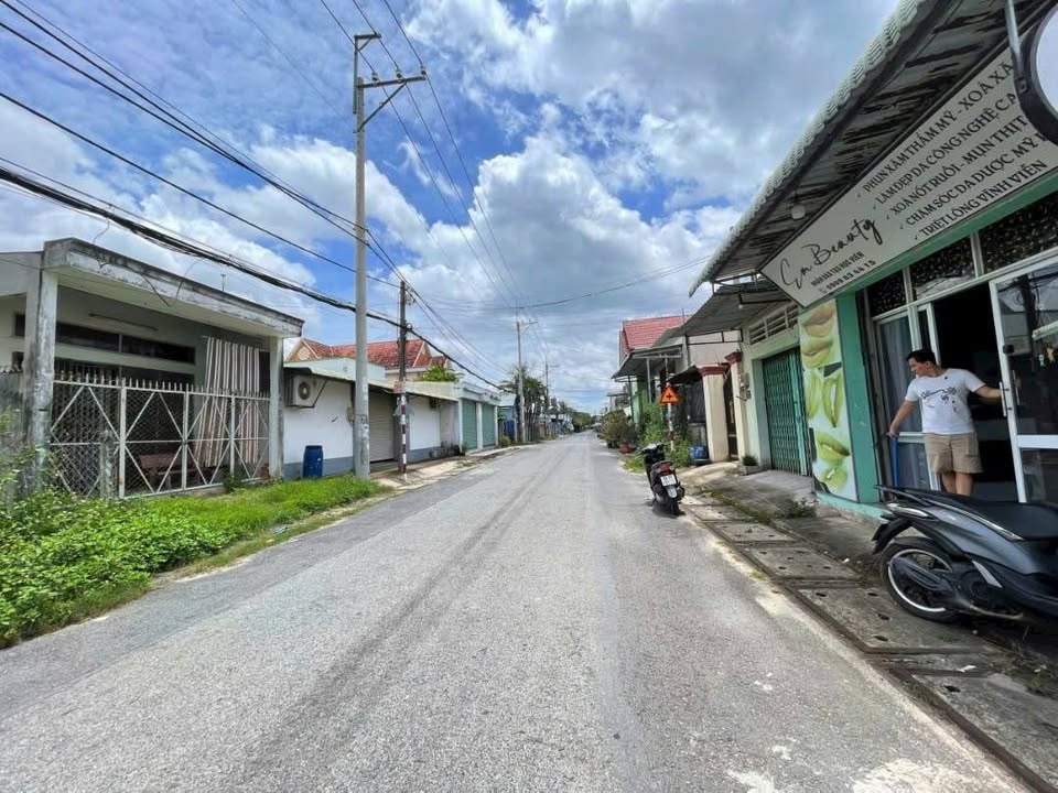 Nhà mặt tiền đường 79, Tân Phú Trung, Củ Chi 135m² giá 4 tỷ - Vị trí đẹp, thuận lợi kinh doanh!