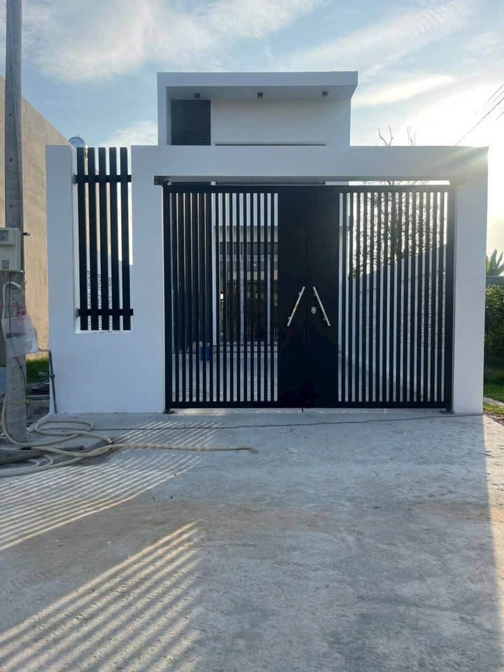 Nhà mới 140m² tại xã Tân Thông Hội, Củ Chi - Tiện ích đầy đủ, giá thỏa thuận!