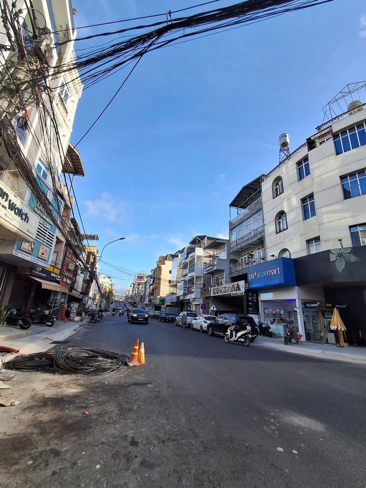 Nhà 2 mặt tiền Hai Bà Trưng, Đà Lạt 132m² giá 26.5 tỷ - Kinh doanh sầm uất!