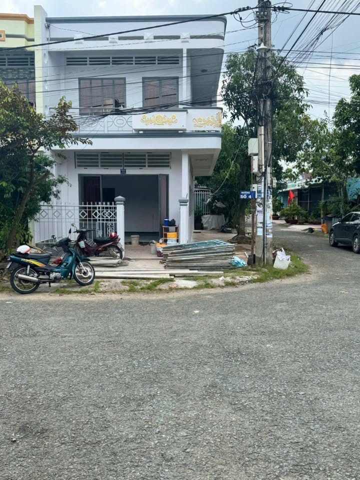 Nhà góc 2 mặt tiền phường Thanh Đức Vĩnh Long 87,5m² giá 1,95 tỷ - Diện tích rộng rãi, đầy đủ tiện ích