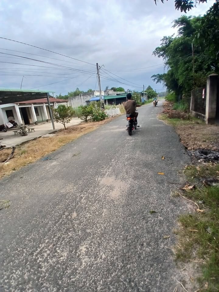 Đất nền Tân Phú 300m² giá 450 triệu - Cơ hội đầu tư sinh lời!