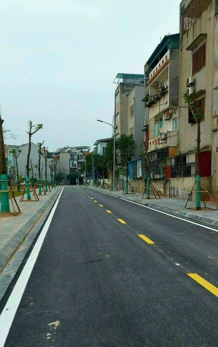 Đất nền góc view vườn hoa TDC - Ngọc Thụy, Long Biên 80m² giá 10.8 tỷ - Tiềm năng phát triển cao!