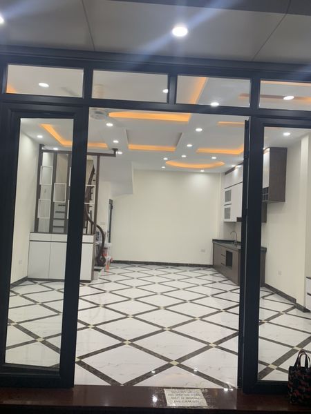 Nhà đẹp Thạch Bàn 42m² giá 3.25 tỷ - Tiềm năng tăng giá mạnh!