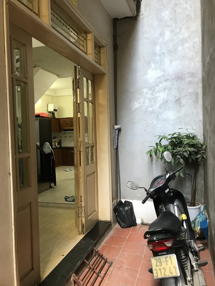 Bán nhà phố Thụy Khuê, Tây Hồ 52m² giá 5.3 tỷ - Nhà đẹp, an ninh tốt!