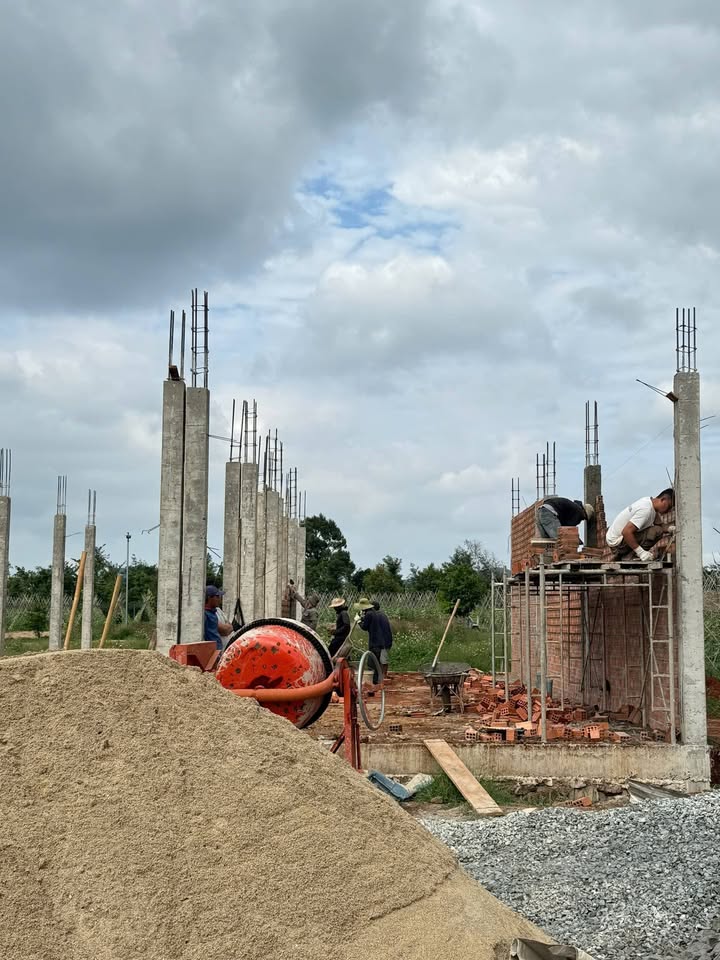 Nhà liền kề Khánh Xuân 135m² giá 2.45 tỷ - Full nội thất, sẵn sàng ở ngay!