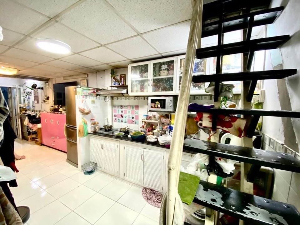 Nhà Lê Quang Định 26m² giá 3.3 tỷ - Không gian thoáng mát, chính chủ!