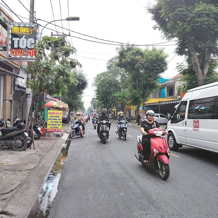 Nhà hẻm xe hơi 66m² Thủ Đức giá 3.9 tỷ - Gần chợ Linh Xuân, an ninh tốt!