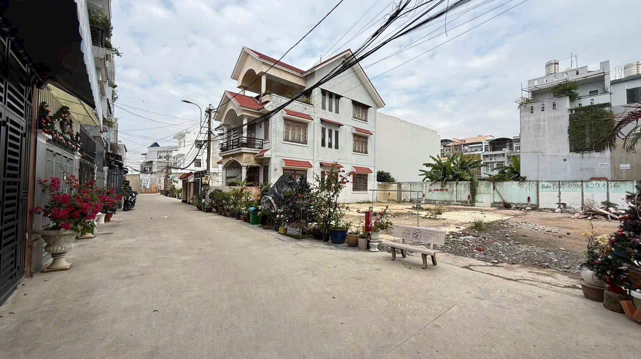 Đất nền 96m² đường 339, Phước Long B, Quận 9 - Giá chỉ 8.6 tỷ