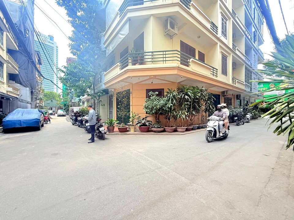 Nhà riêng Tân Ấp - Ba Đình 63m² giá 22 tỷ - Lô góc ô tô tránh