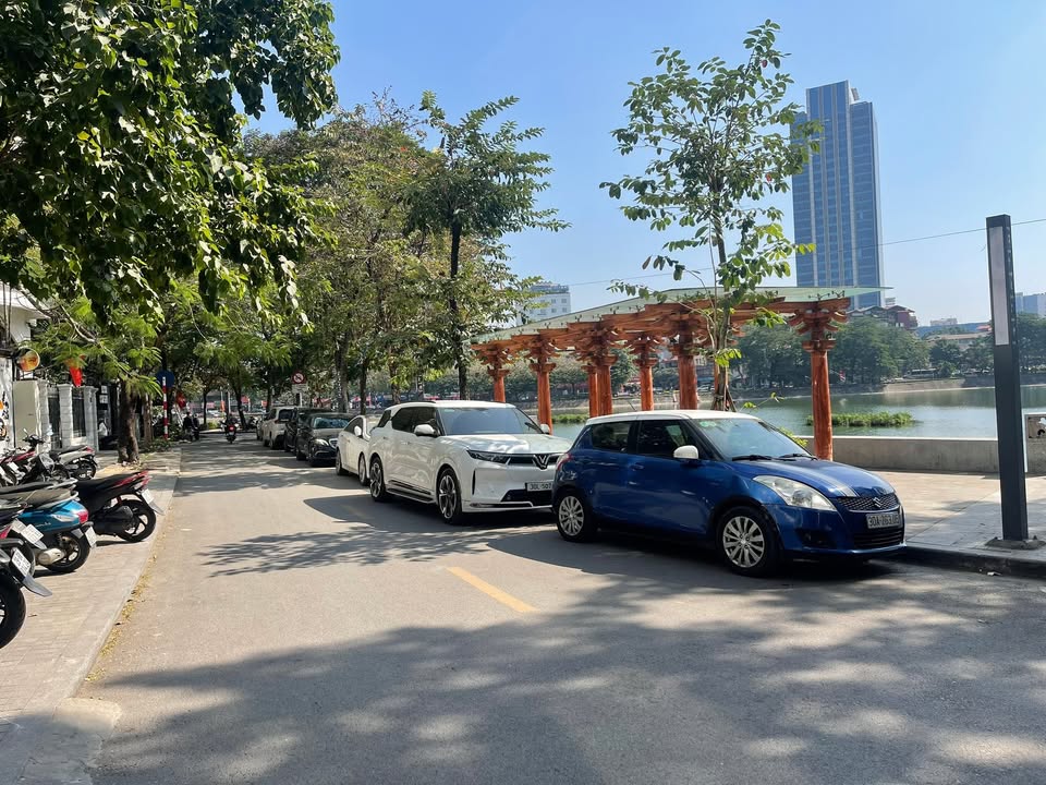 Nhà phố Kim Mã, Ba Đình 63m² giá 25.5 tỷ - Ô tô tránh, vị trí đắc địa!