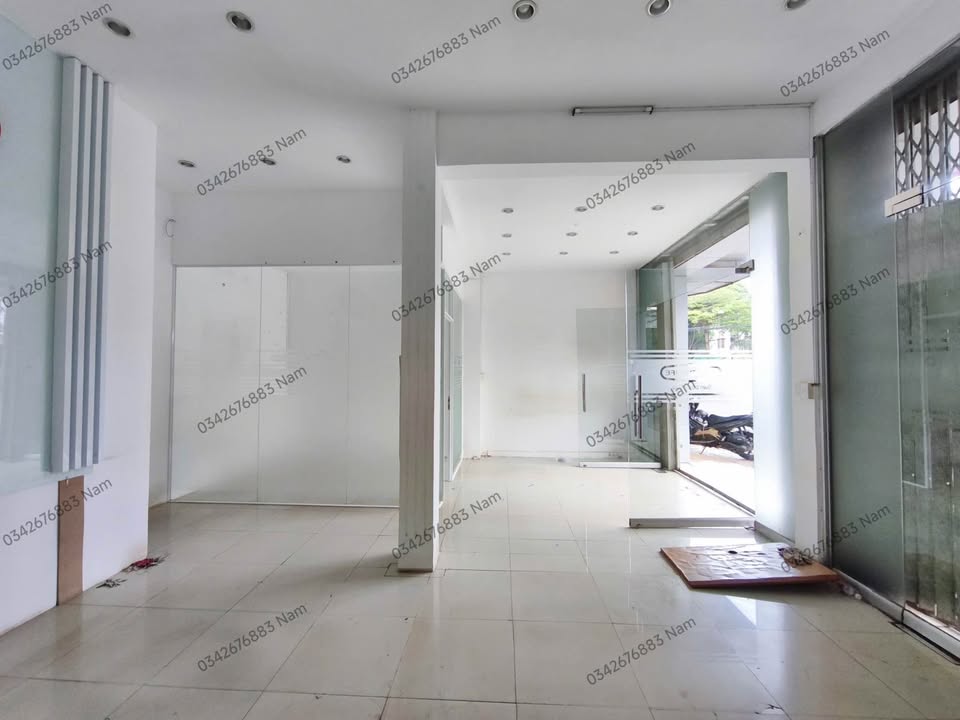 Cho thuê tòa nhà mặt tiền Trần Nhật Duật Buôn Ma Thuột 132m² giá 30 triệu - Hoàn hảo cho kinh doanh!