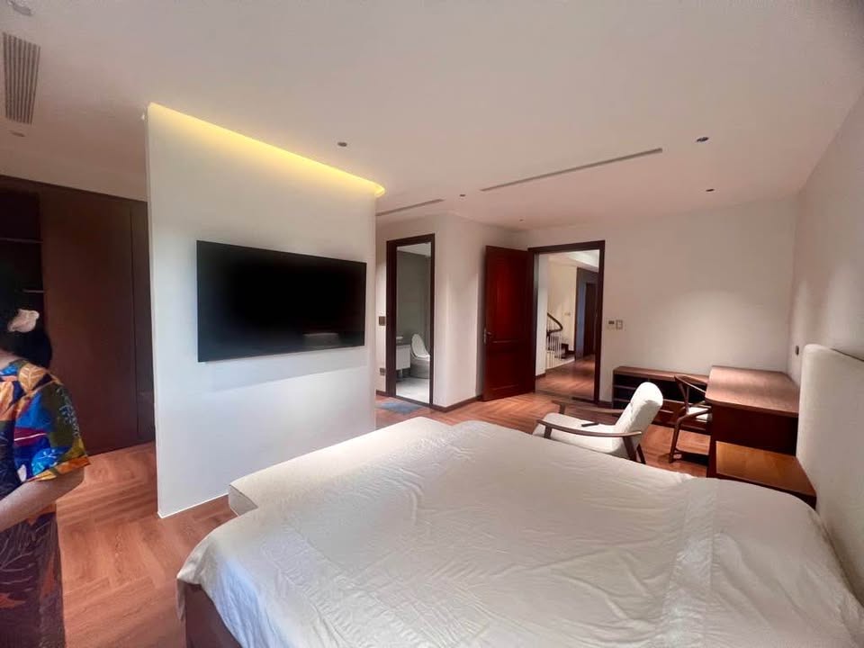 Biệt thự Townhouse Việt Hưng Long Biên 120m² giá 45 tỷ - Vị trí đẳng cấp