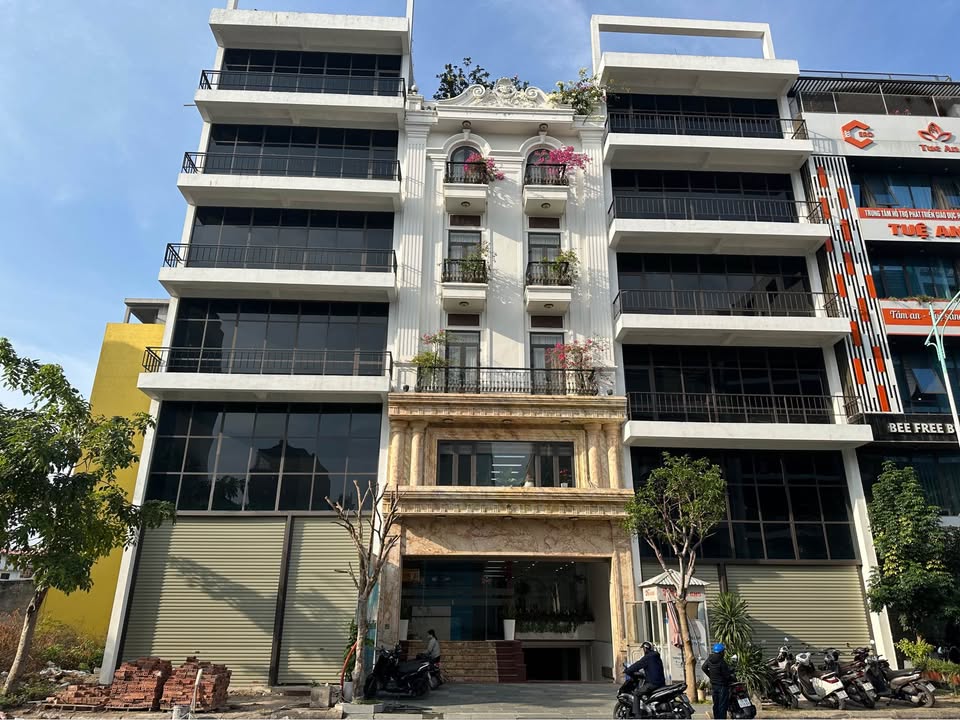 Nhà mặt đường Lạch Tray – 150m² giá 32.5 tỷ - Vị trí kinh doanh đỉnh cao!