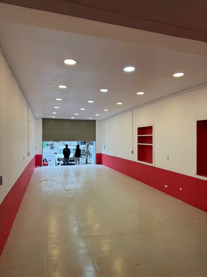 Nhà 2 Tầng Mặt Đường Lê Hồng Phong Vinh 100m² - Kinh Doanh Đắc Địa!