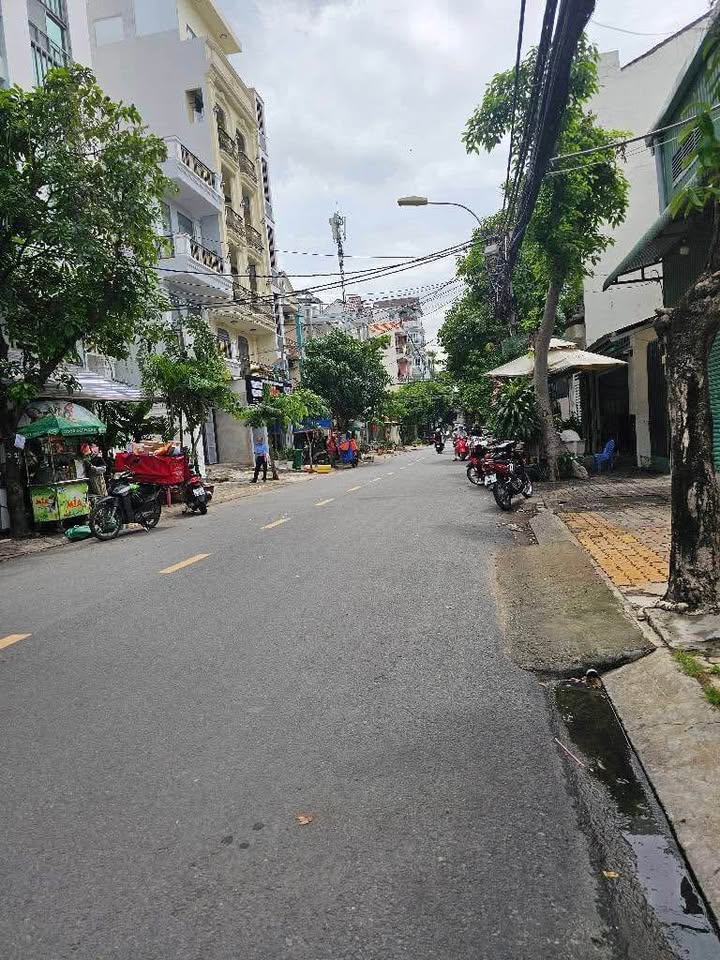 Đất mặt tiền đường Tân Quy, Quận 7 giá 15.3 tỷ - Tiện xây mới ngay!