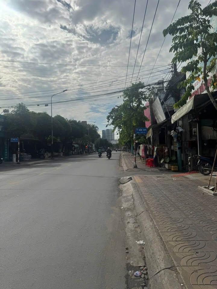 Nhà mặt tiền kinh doanh Dĩ An 47m² giá 4.199 tỷ - Cơ hội đầu tư sinh lời!