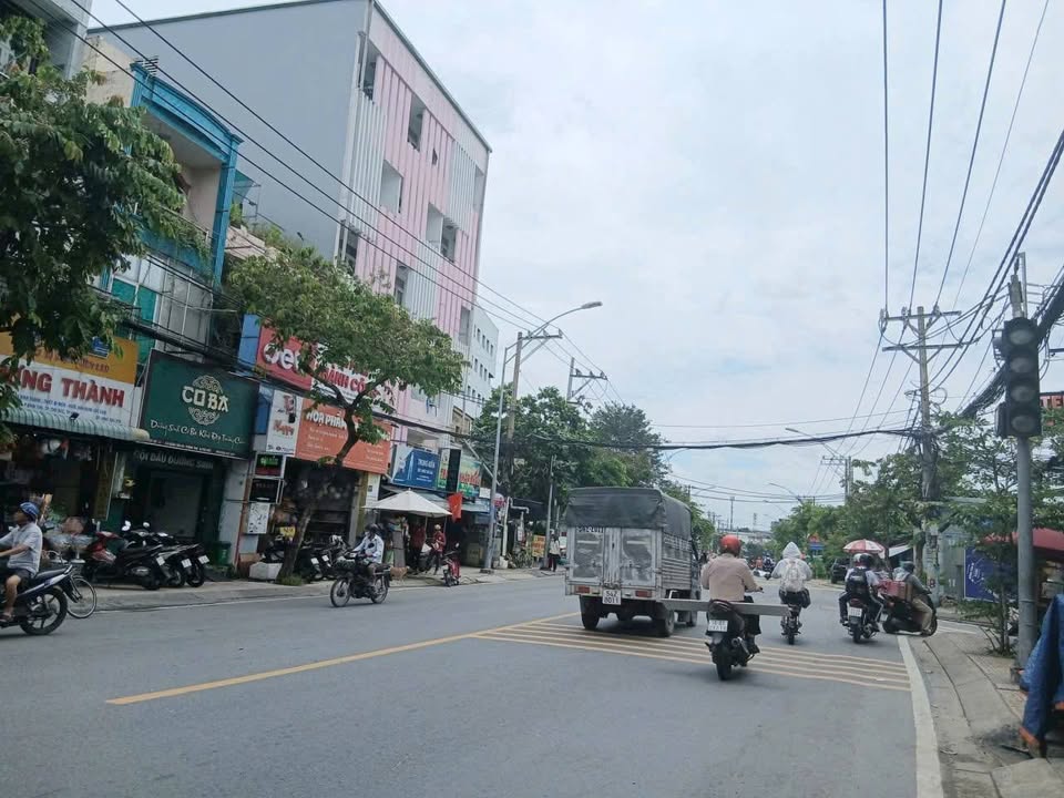 Nhà mặt tiền kinh doanh Đặng Văn Bi, Thủ Đức 174m² giá 23 tỷ - Sổ riêng công chứng ngay!