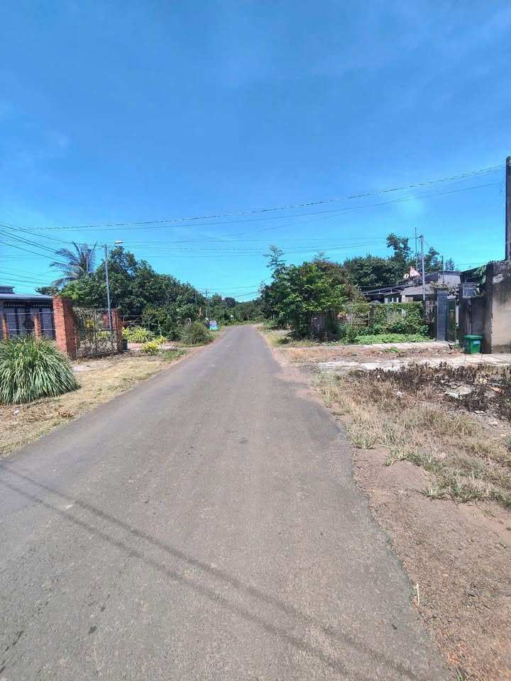 Đất vườn Tân Phước 1500m² giá 1.8 tỷ - Sổ đỏ chính chủ, gần đường lớn!