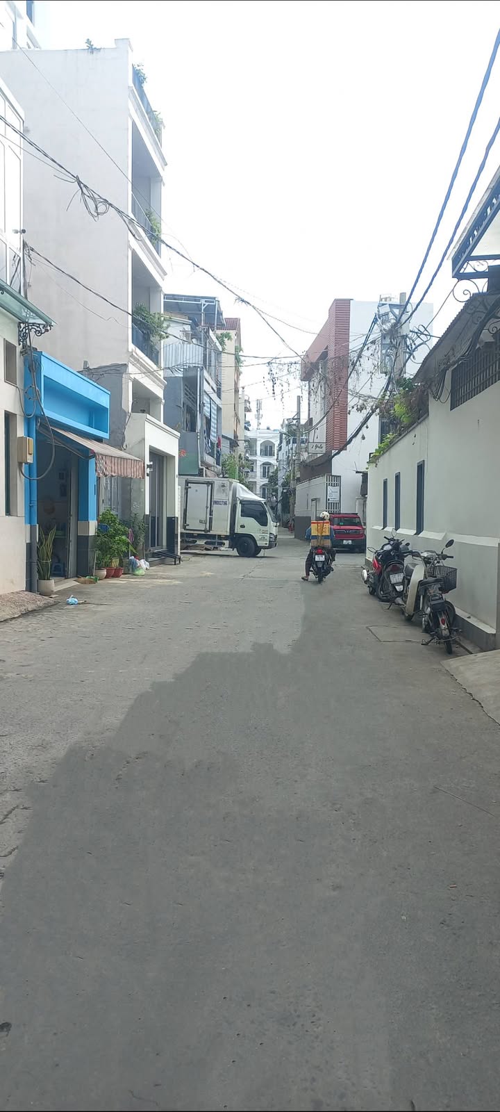 Bán gấp nhà 4 tầng Trường Sa, Tân Bình 50m² giá 9 tỷ - Vị trí đắc địa cho kinh doanh!