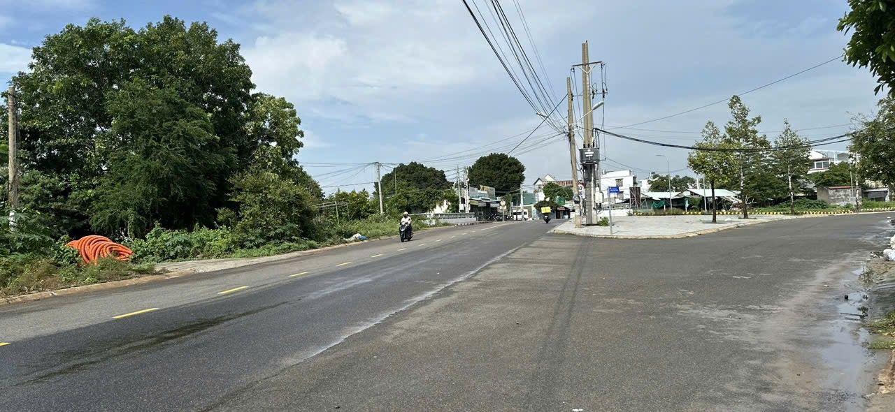 Nhà lầu mặt tiền đường Nguyễn Văn Linh, Phan Thiết 90m² giá 4.35 tỷ - Vị trí kinh doanh thuận lợi!