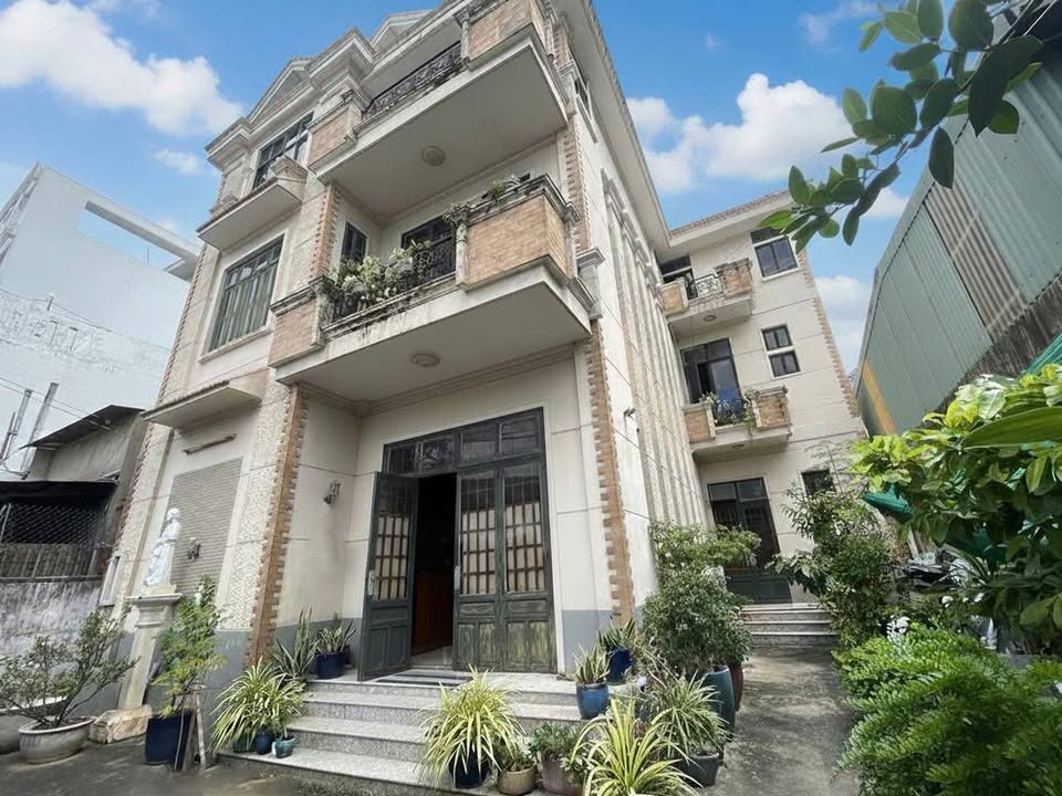 Bán Villa Gò Vấp 280m² - Sổ hồng chính chủ, giá đầu tư hấp dẫn!