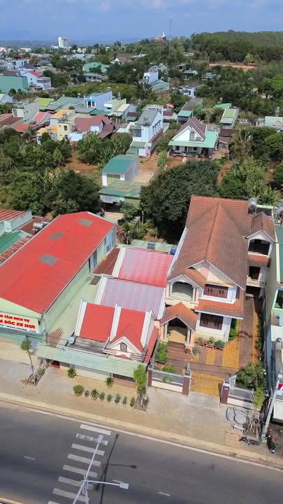 Nhà phố Tôn Đức Thắng Pleiku 264m² giá 5 tỷ - Đón gió tự nhiên, sống xanh mát!