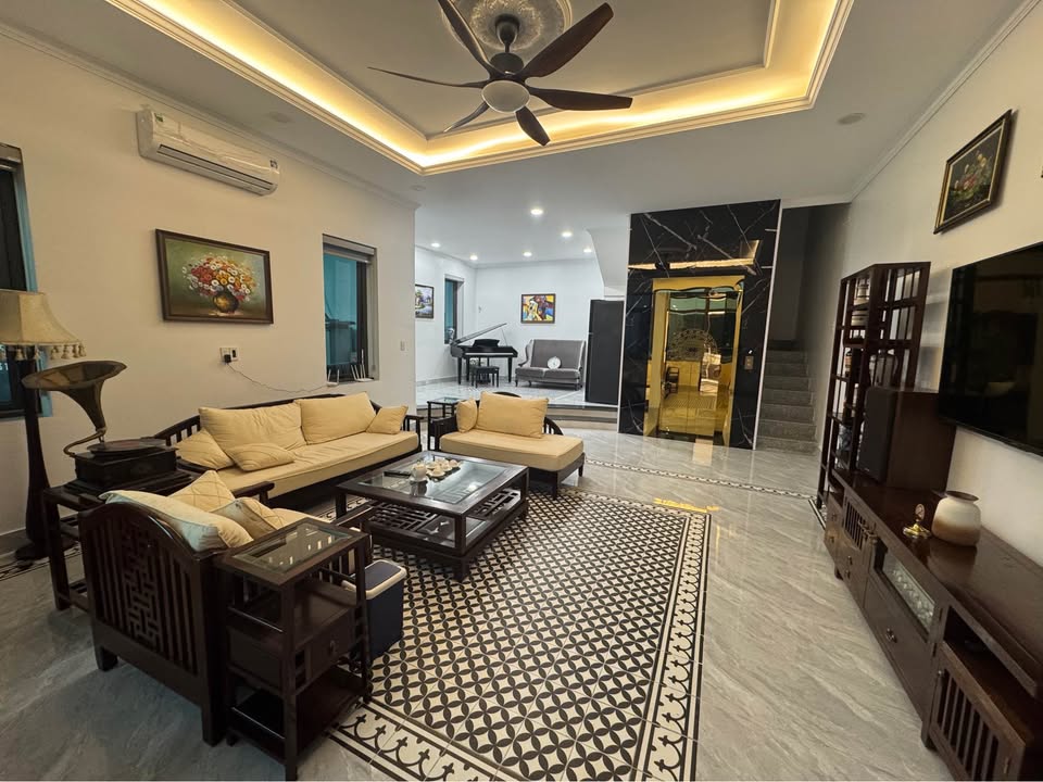 Nhà 5 tầng mặt tiền 9m tại Đồng Quang 92m² - Đầu tư sinh lời ngay!