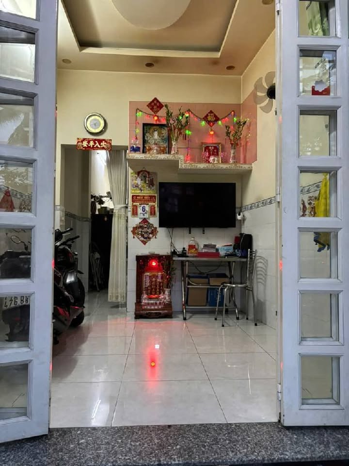 Nhà chính chủ Tân Hóa Quận 6 - 31m² giá 4.05 tỷ - Hẻm xe hơi rộng rãi!