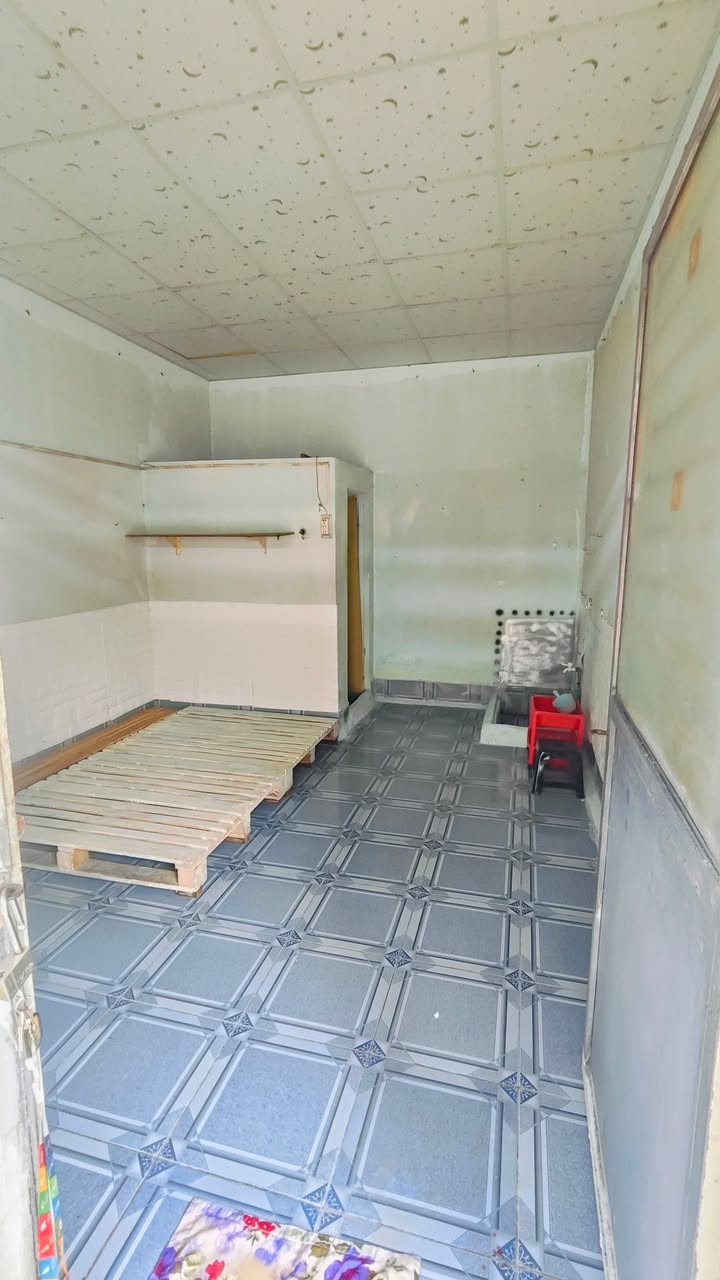 Phòng trọ Hẻm 107 đường 3/2 quận Ninh Kiều giá 1.1 triệu - An ninh, yên tĩnh!