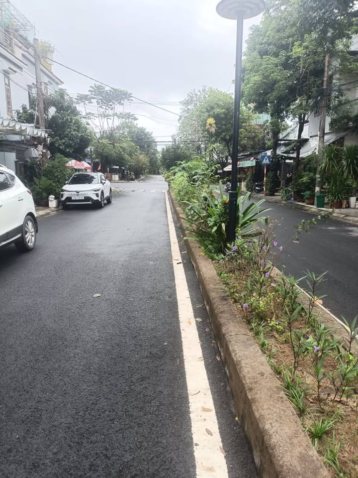 Nhà Đúc 2 Tầng Đường Phong Bắc 11, Quận Cẩm Lệ, Đà Nẵng - Giá 6,7 Tỷ, Chính Chủ!