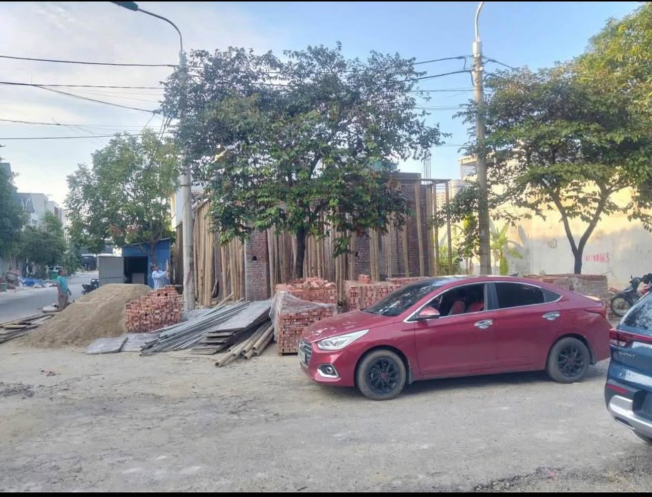 Đất nền 95m² tại Kp1 Quảng Hưng, Thanh Hóa - Gía chỉ 3 tỷ, hướng Đông mát mẻ!