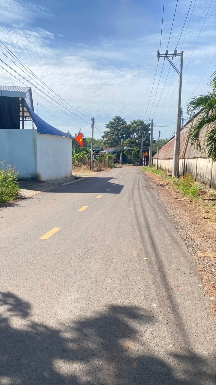 Đất nền Tân Hiệp, Phú Giáo 147m² giá 7xx triệu - Sổ đỏ chính chủ, xây dựng tự do!